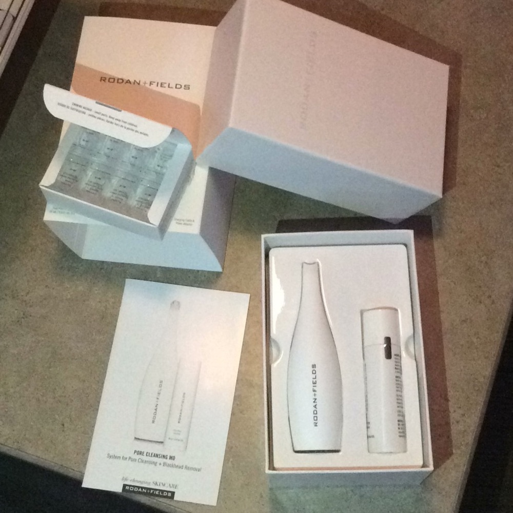 R+F Pore cleanser